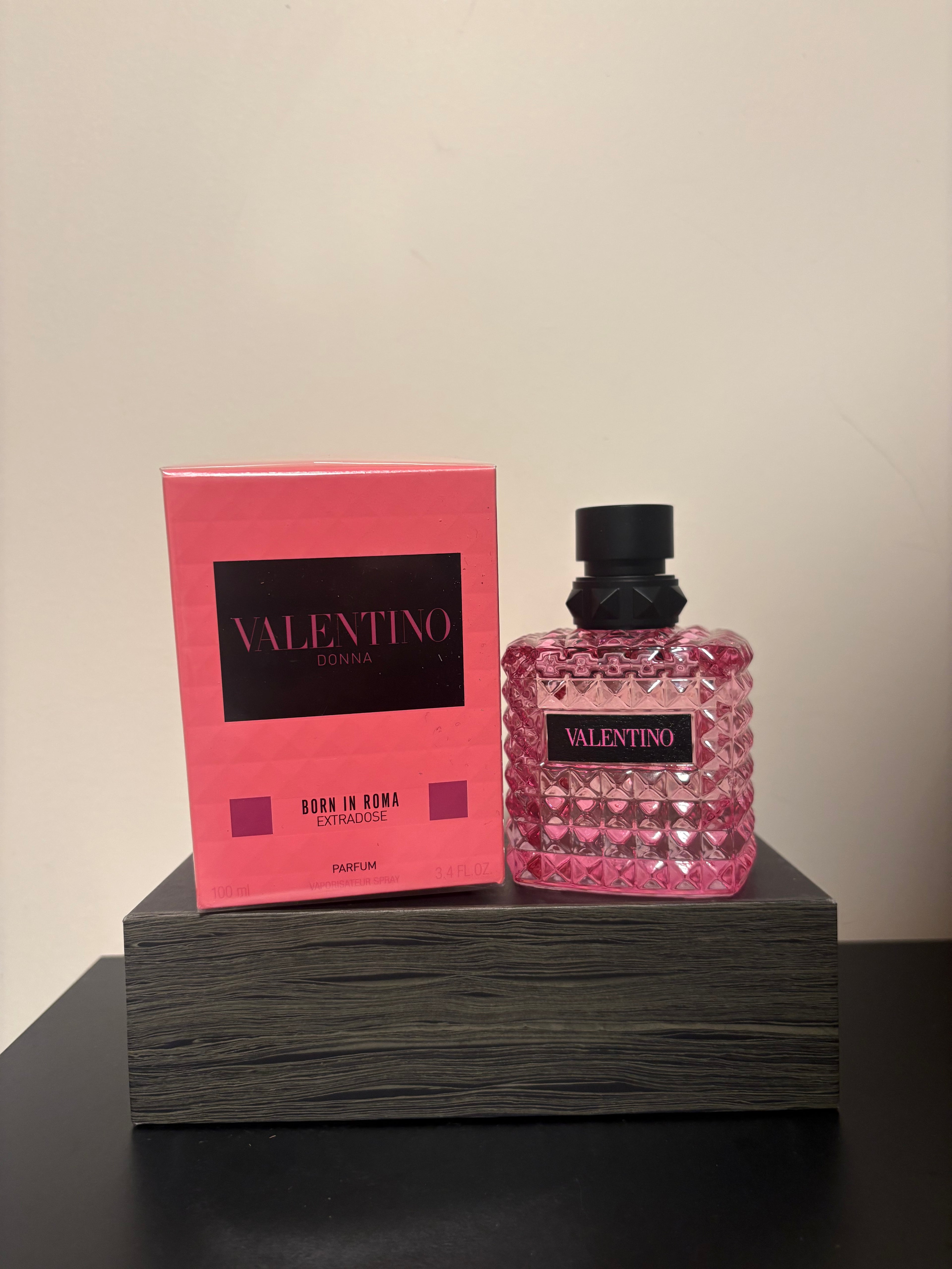 Valentino Donna Born in Roma Extradose